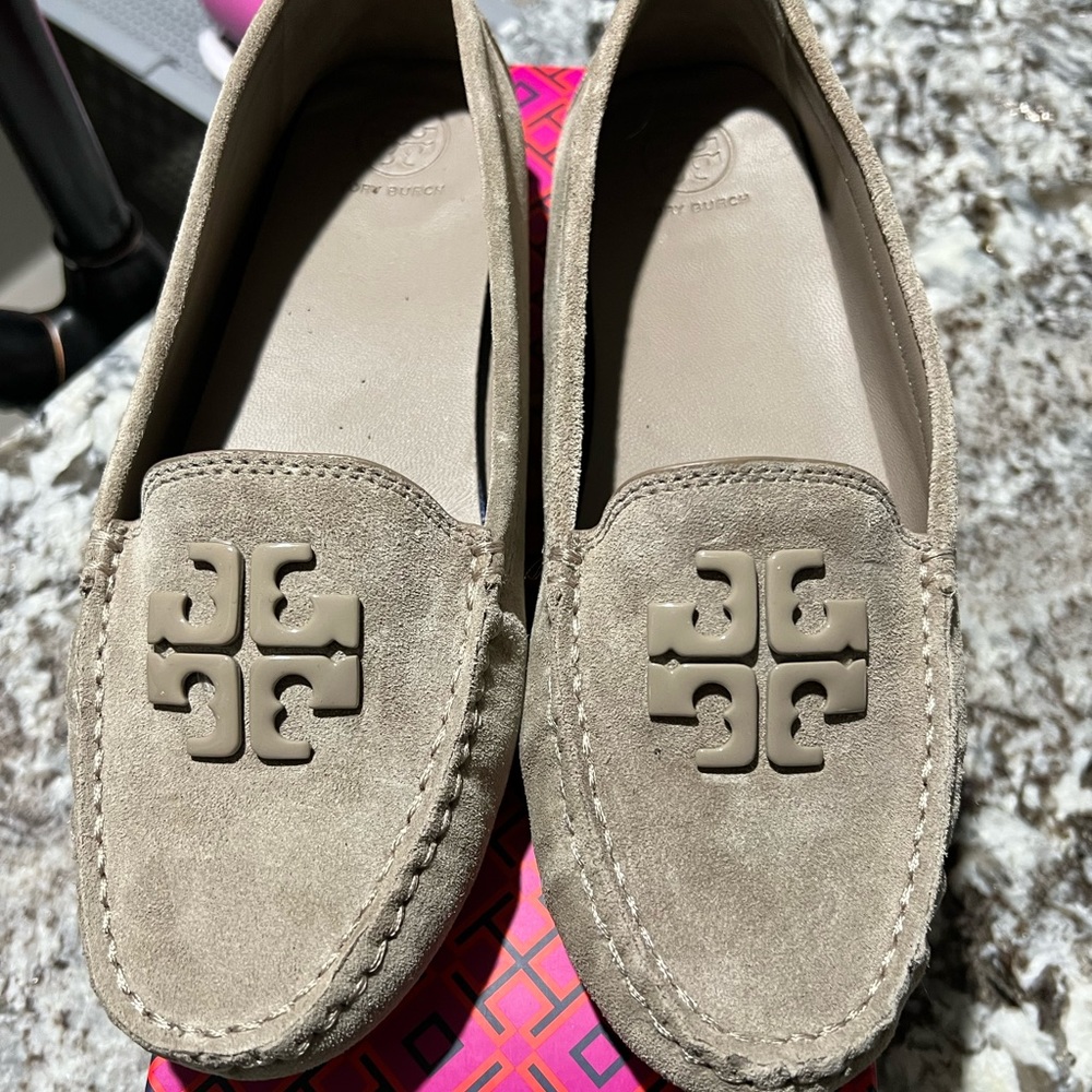 Tory Burch Lowell 2 Driver Suede in French Grey